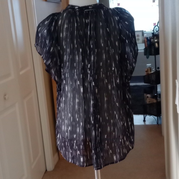 Vince silk black& white abstract print semi sheer blouse size Large - Picture 4 of 10
